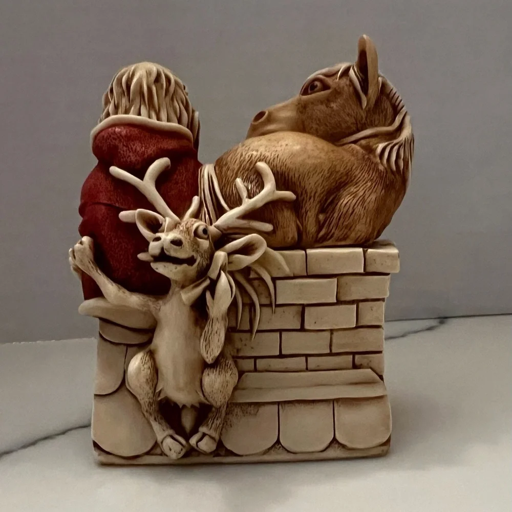 HarmonyKingdom “Holy Smoke” Santa Delivers House Chimney Christmas Box Figurine